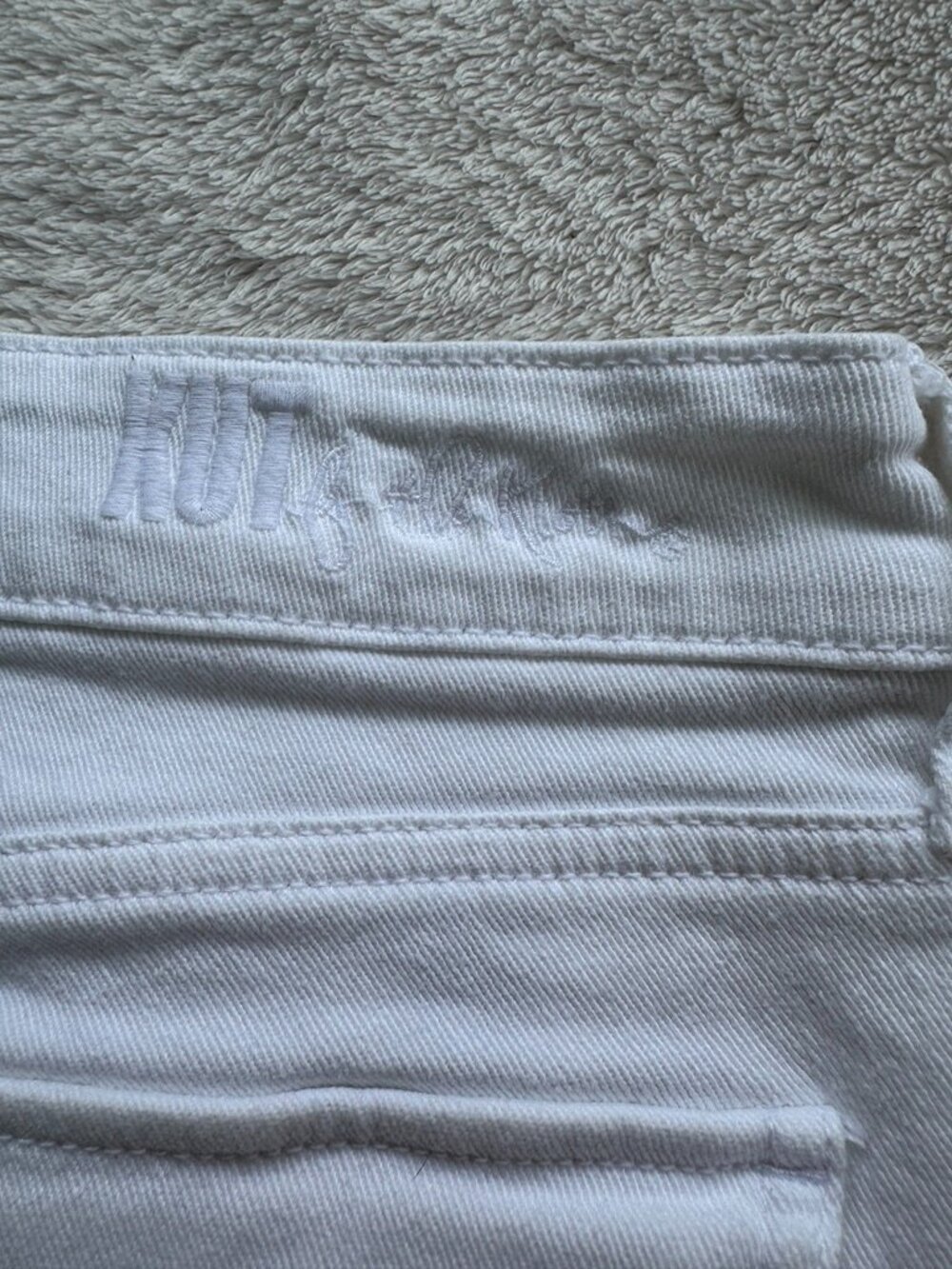 Kut From The Cloth Nikki Mid Rise Ankle Flare White Jeans Size 8 - Picture 12 of 13